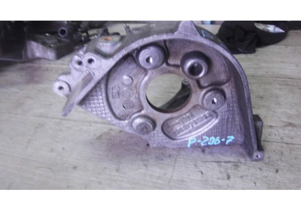 Кронштейн кріплення ТНВД Peugeot/Citroen 2.0 HDI, 96365905